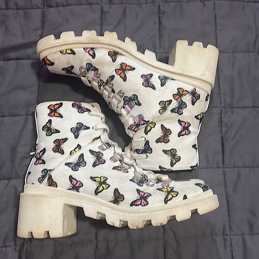 butterfly boots